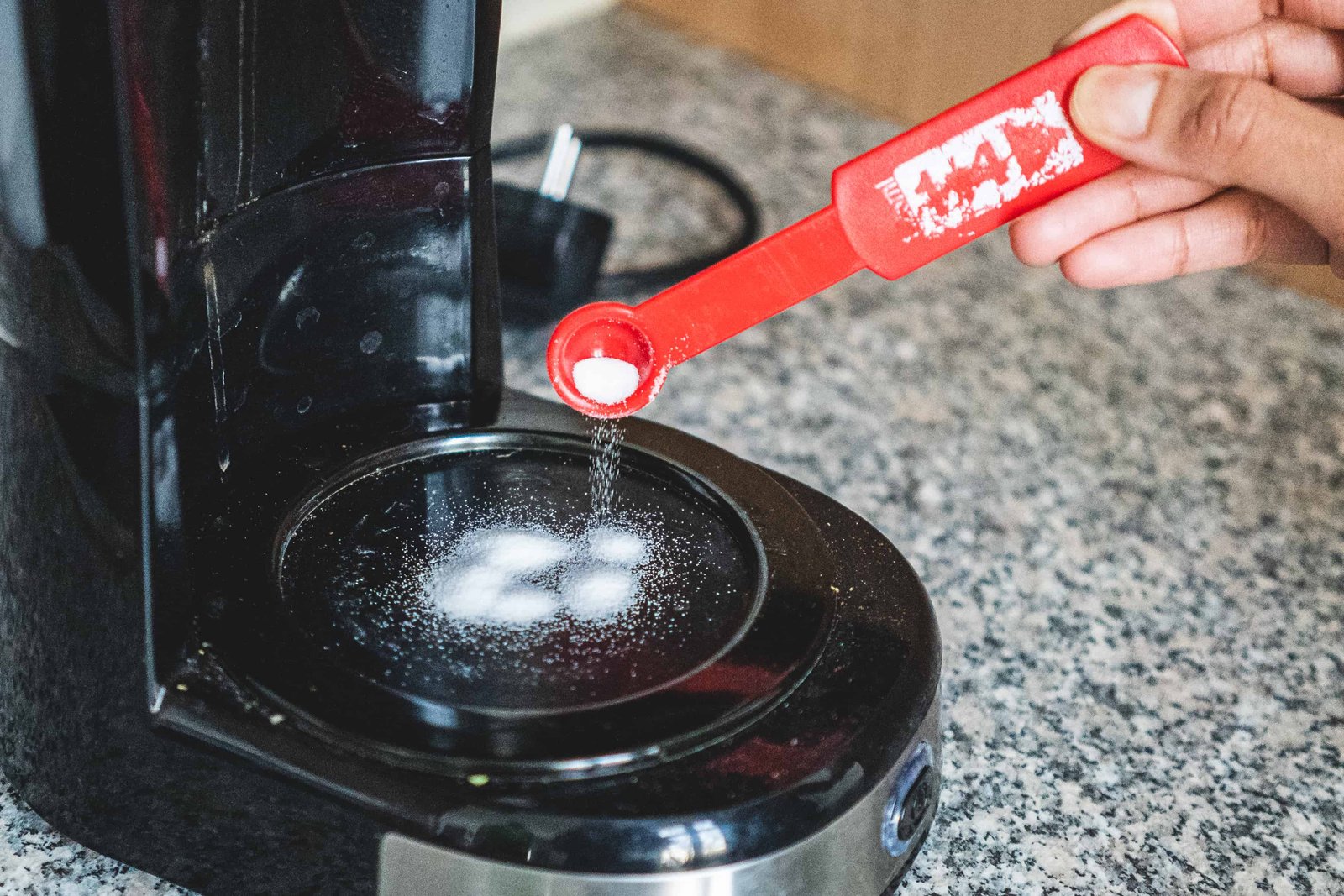 limpiar cafetera con bicarbonato de sodio